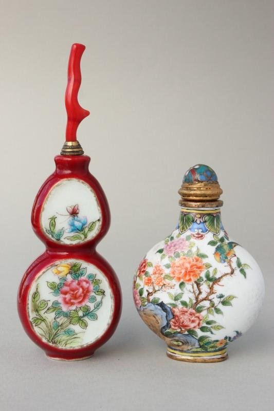 Two Chinese Snuff Bottles and Stoppers, (1 of 6)