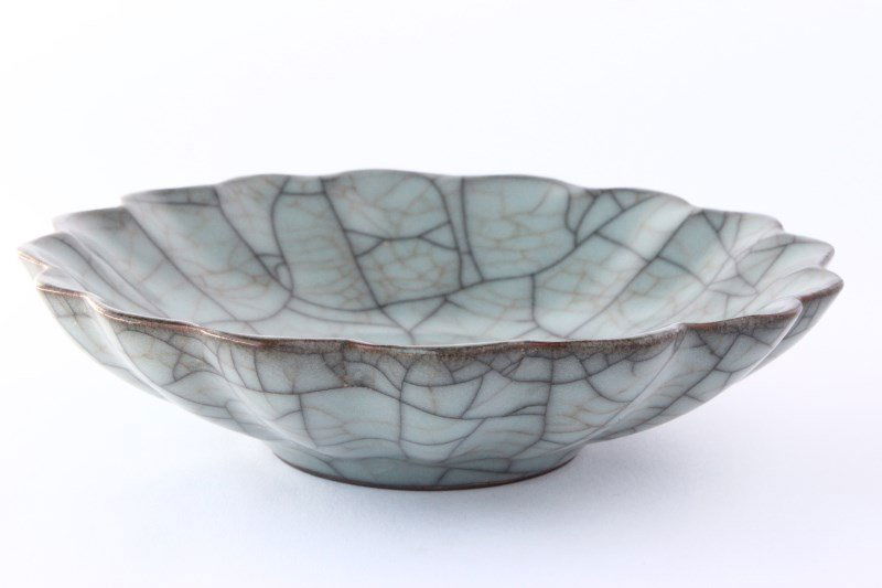Chinese Crackle Glaze Scalloped Dish, (1 of 3)