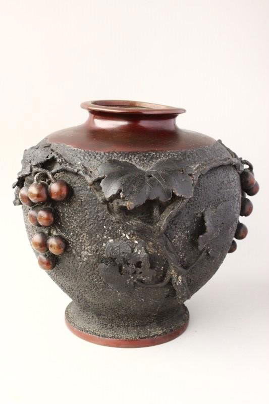 Good Japanese Bronze Vase, (1 of 2)