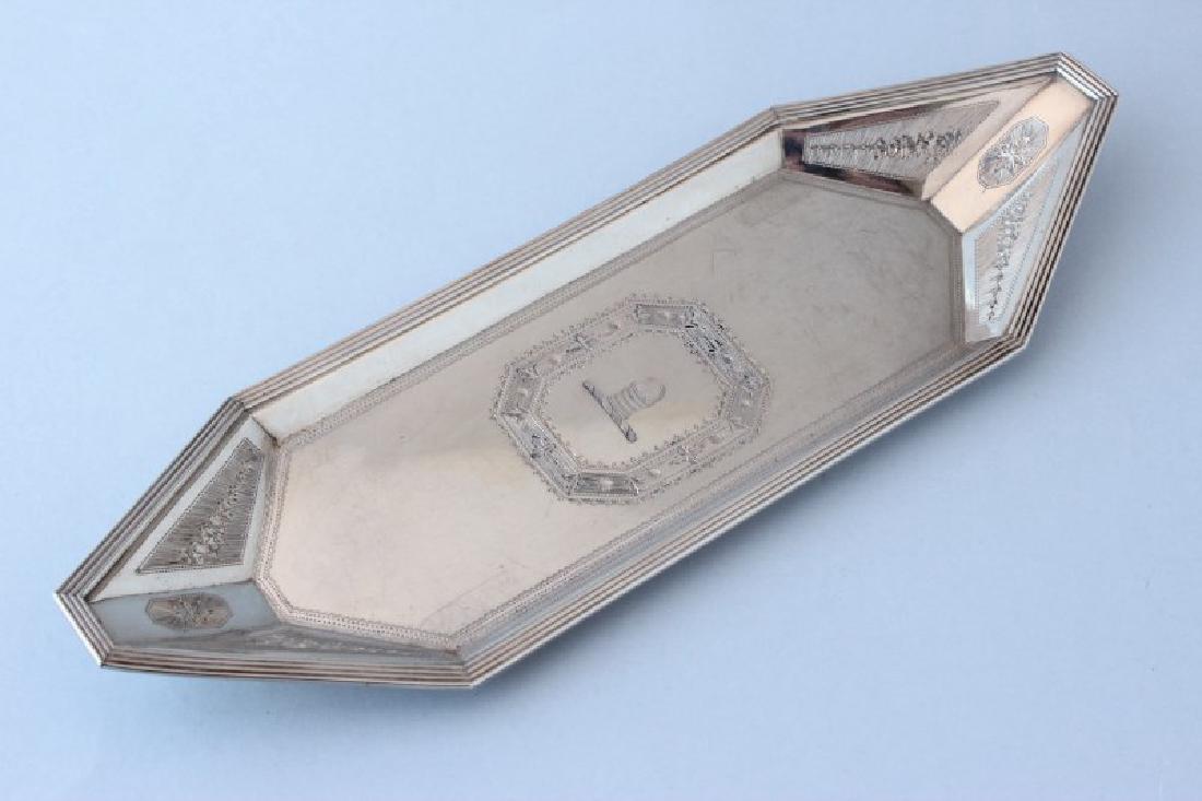 Fine George III 1788 Sterling Silver Snuffer Tray,: hallmarked, London 1788, Benjamin Mordecai, rectangular navette shaped with reeded border, the body engraved with a crest within an engraved cartouche, total weight 135 gms, l 25.5 cm