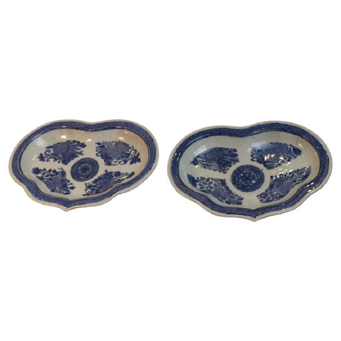 2 Pcs. Chinese Export FitzHugh Heart Shape Plates: A group of 2 Chinese Export FitzHugh blue and white porcelain heart shape plates. Measuring from 9 to 2 inches. Bares the James Gallery label.