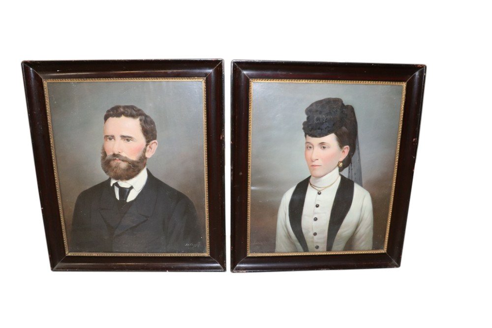 PAIR OF ANTIQUE PASTEL PORTRAITS SIGNED DATED 1921 (1 of 6)