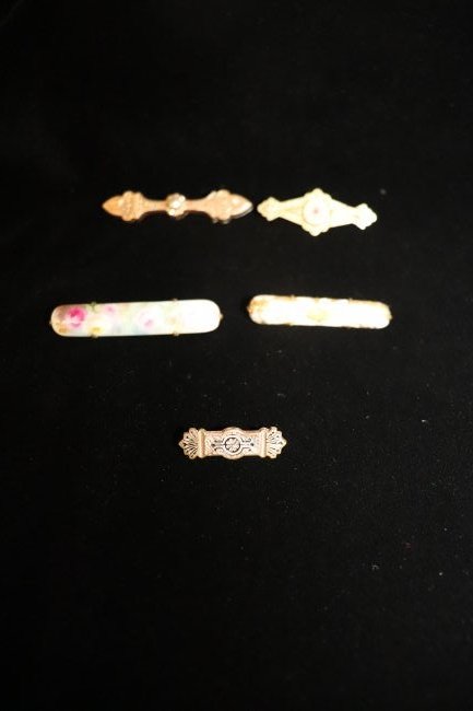 Lovely collection of Vintage Costume Jewelry. (1 of 10)
