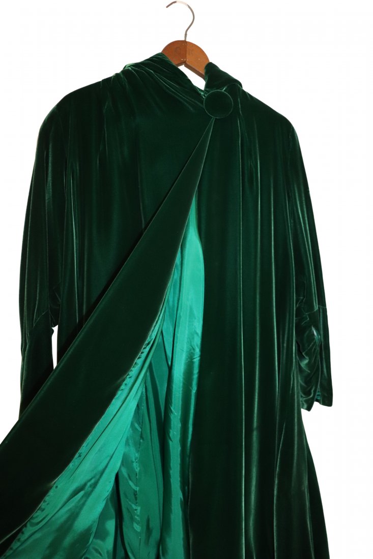 Stunning  Green Velvet Vintage Hooded Cape (1 of 5)