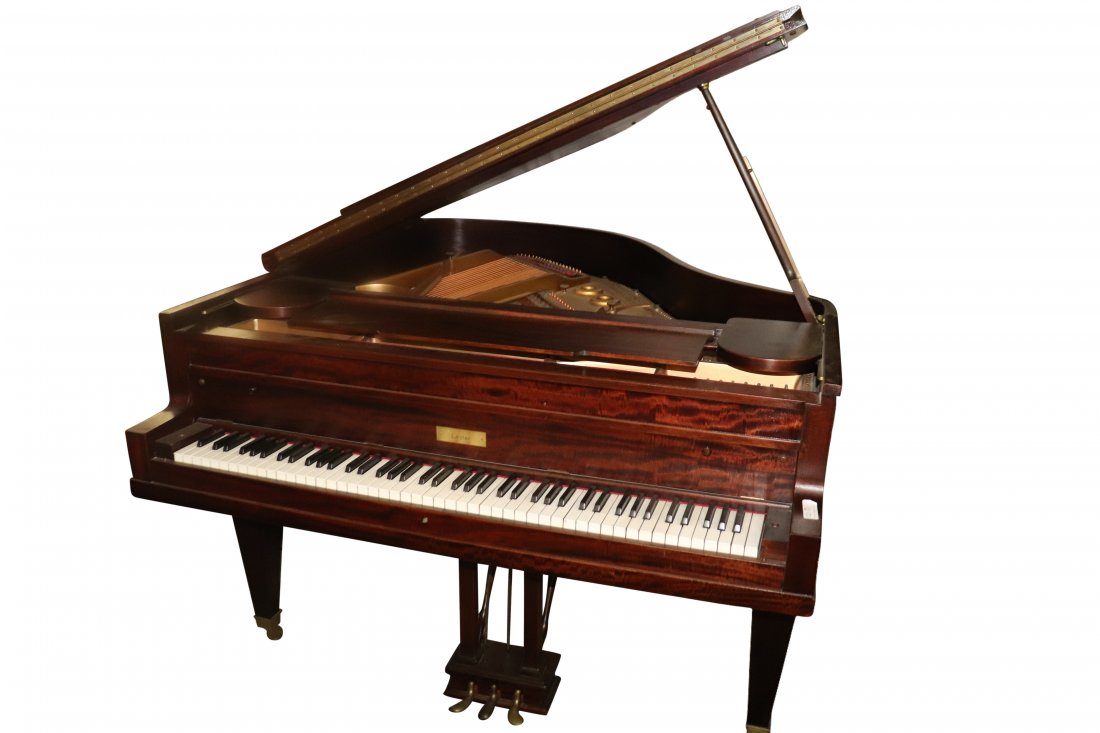 Baby Grand Piano: Baby Grand Piano, Dimensions: Please refer to photos for more details. CONDITION Please inspect each lot and deem your own opinions on condition, description, provenance, and validity prior to bidding