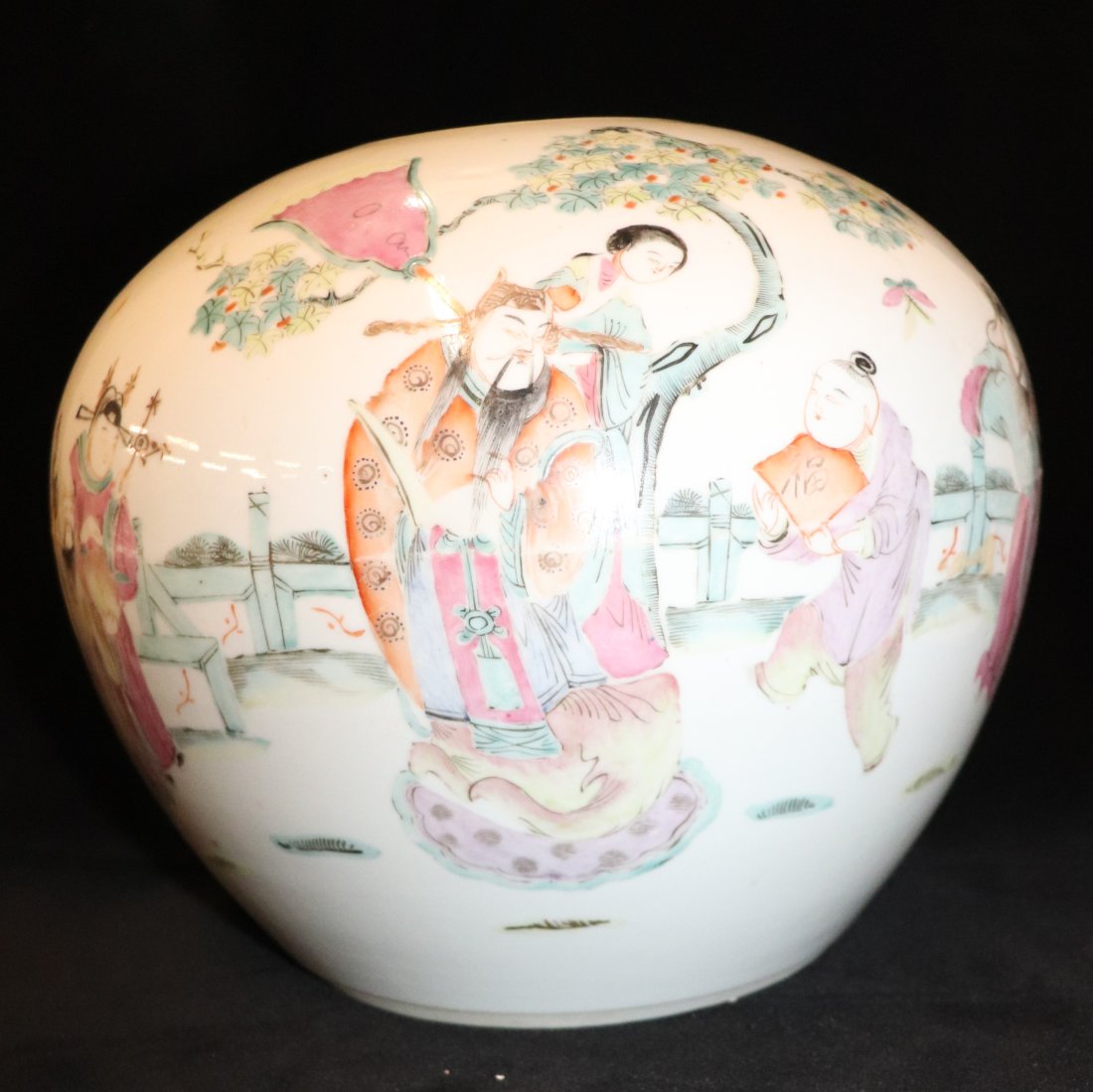 Chinese 18th Century Bulbous Ginger Jars without Lid: Chinese 18th century bulbous ginger jars without lid polychrome painted on white backgrounds. Signed on Bottom. Dimensions: 8 1/2 inches high x 10 inches diameter at widest part. Please refer to photo