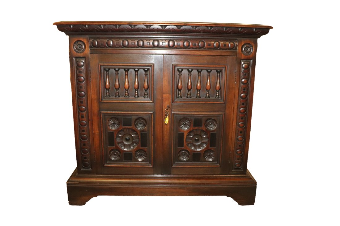 Kittinger Double Door Server Cabinet (1 of 3)