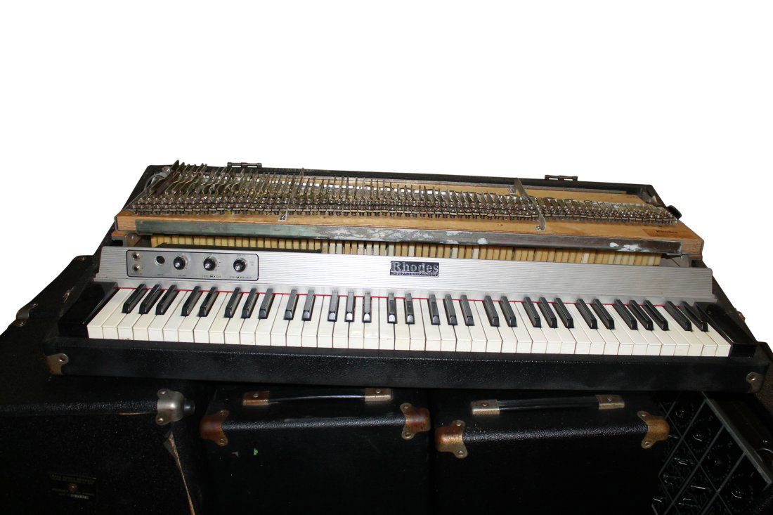Rhodes Seventy Suitcase Style Keyboard W / Legs (1 of 6)