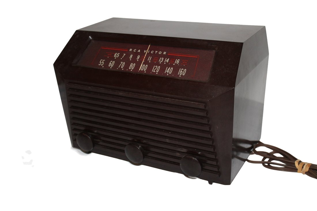 RCA Bakelite Radio (1 of 5)