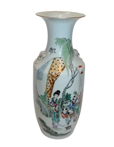 Large Chinese Vase Late 19th or early 20th century (1 of 4)