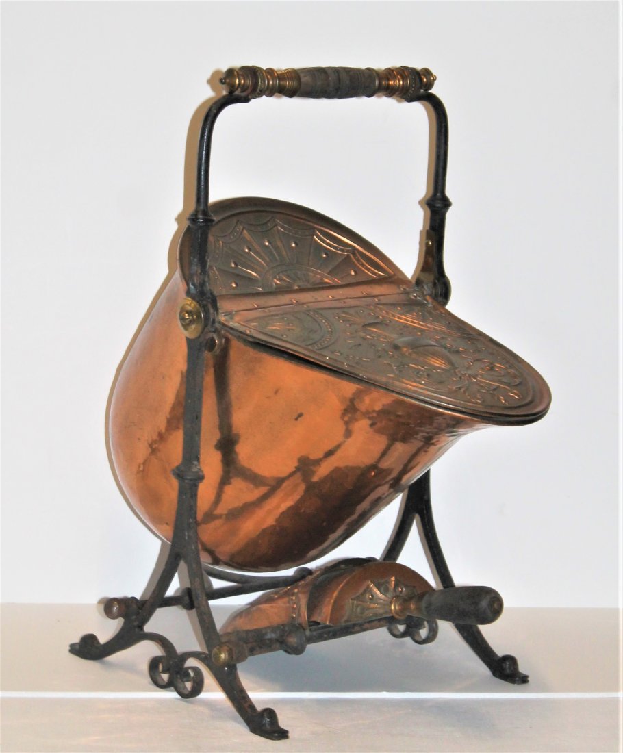 Antique English Coal Scuttle Elaborate Embossed Copper. (1 of 6)