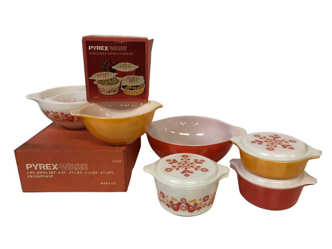 Collection Of Vintage Pyrex Never Used (1 of 6)