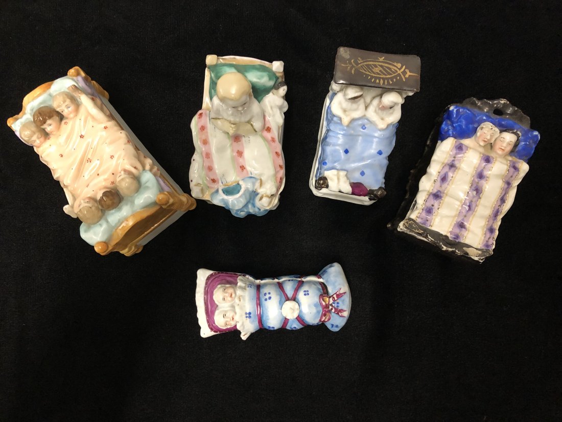 Collection 5 Trinket boxes Scenes with Beds (1 of 16)