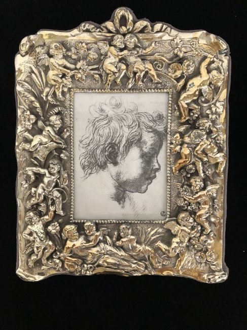 Sterling Repose Picture Frame with Cherubs: Reposse Sterling Picture frame Dimensions: 11 inches x 9 inches Condition : Very Good Expand photos to see additional details. For more information or condition report email dutchauctionsales@gmail.co