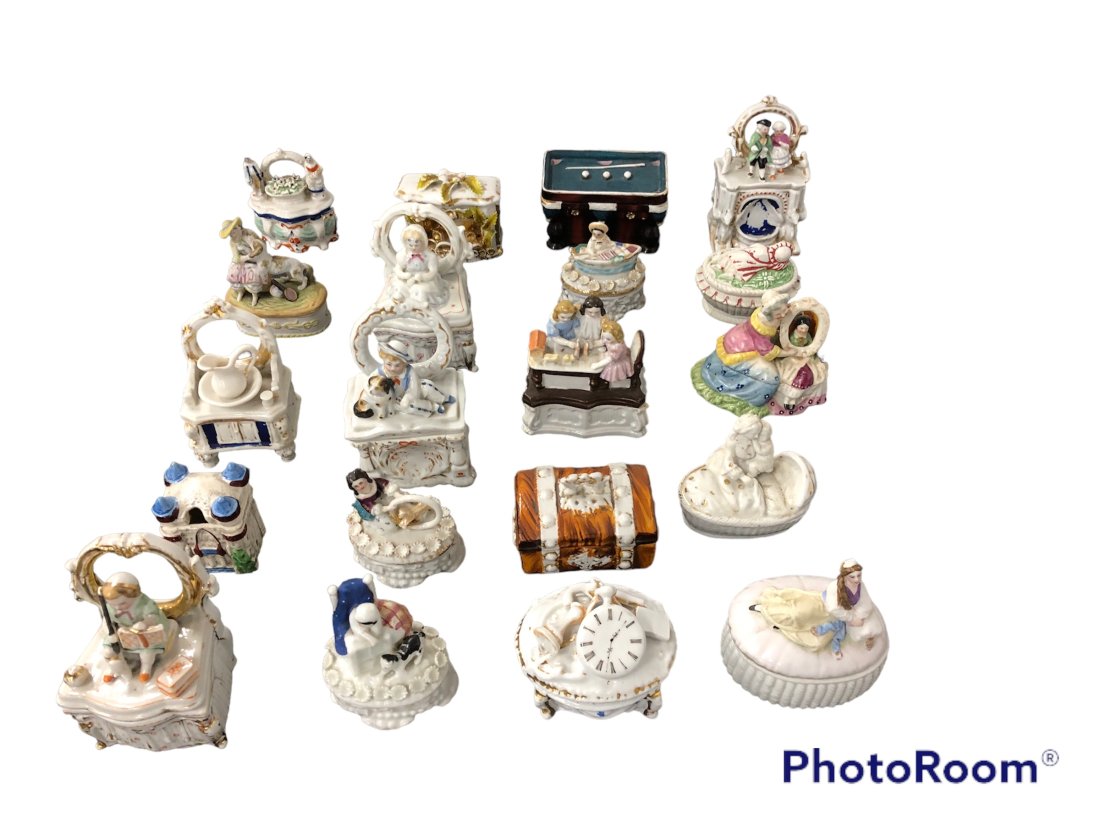 Collection 20 Antique Fairings Trinket Boxes (1 of 7)