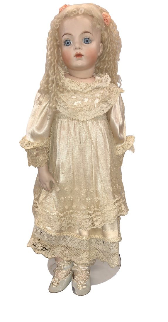 Bru Doll, Lady Fashion Doll Stamped JNE  Reproduction (1 of 6)