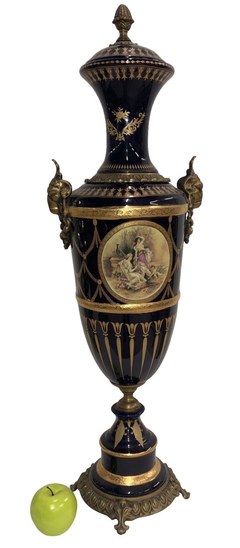 Serve Style Large Porcelain Vase (1 of 7)