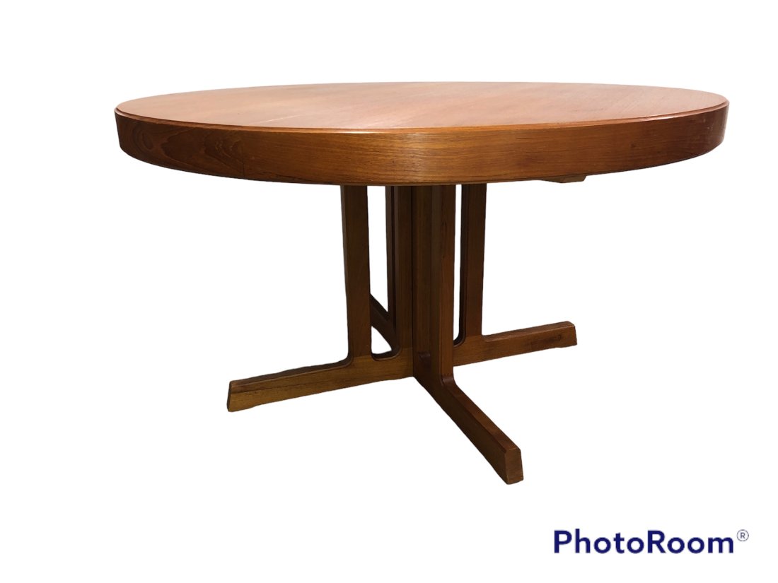 MCM  Scandinavian Dining Table with 2 Extension leaves (1 of 7)