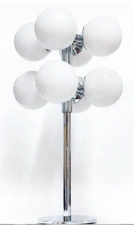 Sonneman Lamp with 8 Globes: Robert Sonneman 1970s table lamp with eight frosted glass globes on chrome cylinders connected to a center chrome rod. Dimensions: 14.5” x 14.5” x 26.5” Condition : Expand photos to