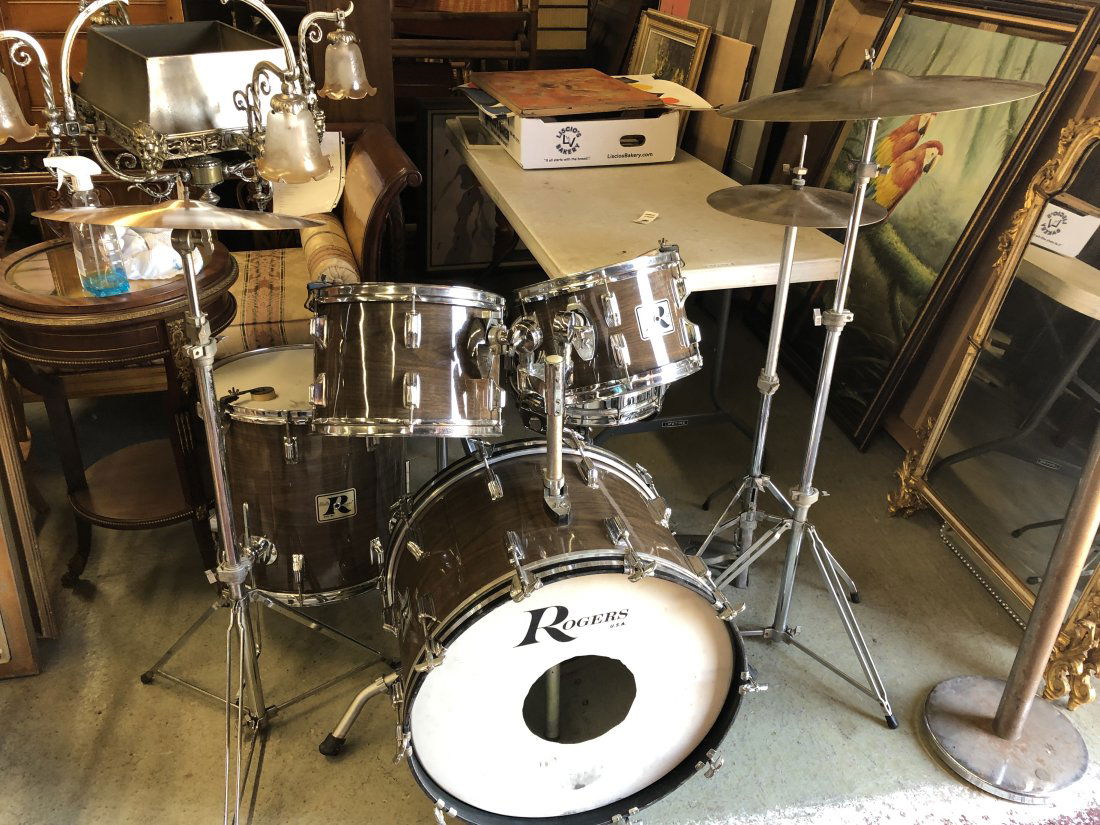 Vintage Rogers 1973  Drum Set (1 of 5)