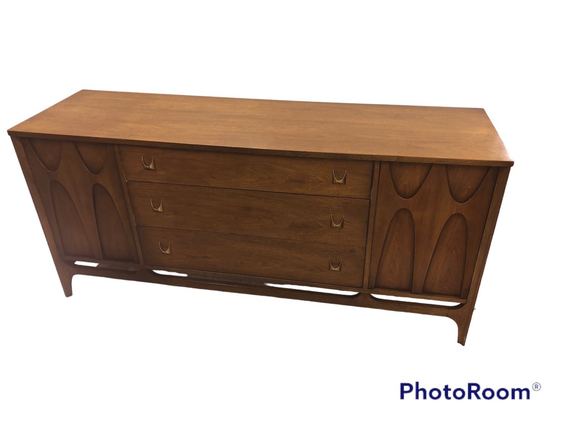 Mid Century Brasilia Server (1 of 1)