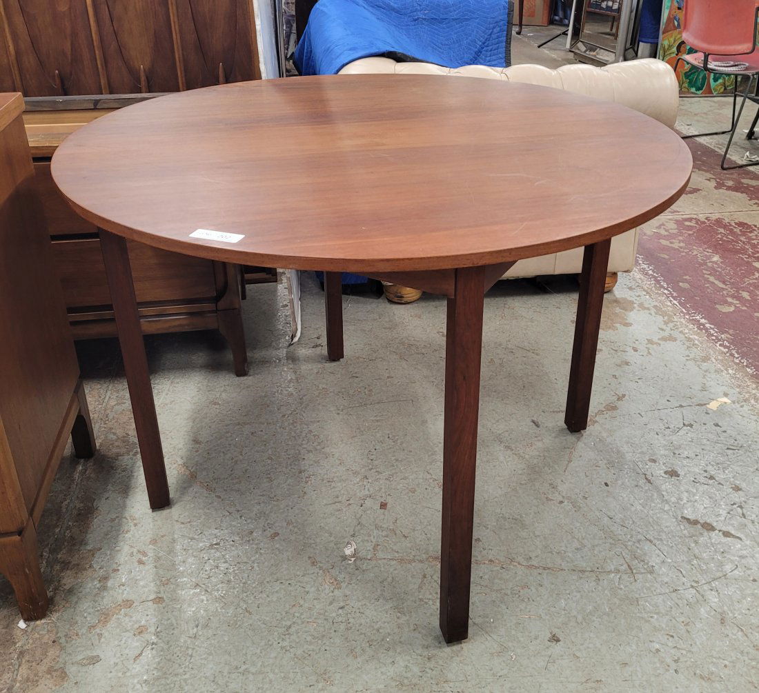 Mid Century Modern Round Table (1 of 3)