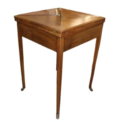 Flip Top Game Tsble (1 of 4)