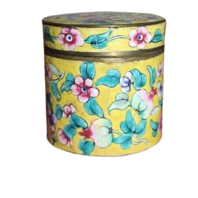 A Chinese Enamel Trinket Box with Lid