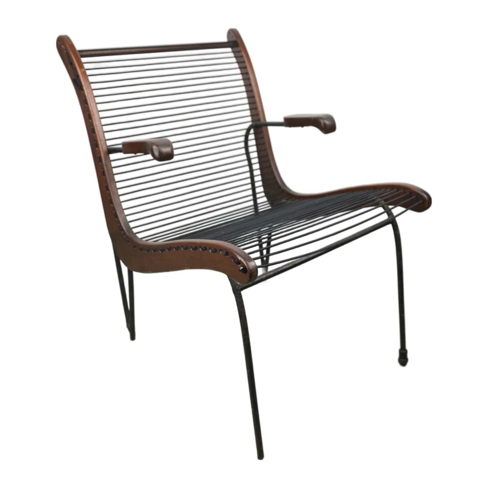 Mid-Century Modern String Chair, designed by Carl Koch and produced by Vermont Tubbs: The Mid-Century Modern String Chair, designed by Carl Koch and produced by Vermont Tubbs in the 1950s, is an iconic piece that embodies the distinctive features of Mid-Century Modern design. Its slatt