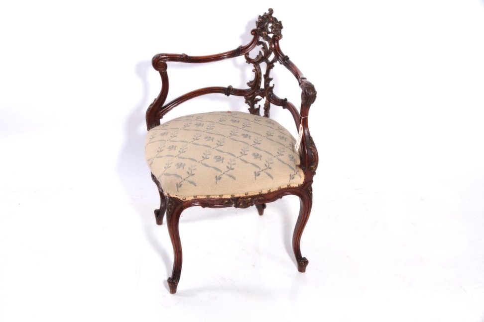 Super Fancy French Mahogany Corner Chair: Beautifully carved corner chair. 32" high (Tallest point) x 17.5" seat x 23" deep.