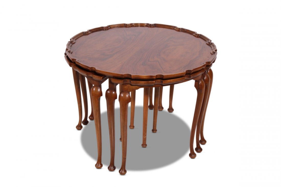 Mahogany Coffee Table: Pullaway Snack Trays 28" Wide x 20.5" High