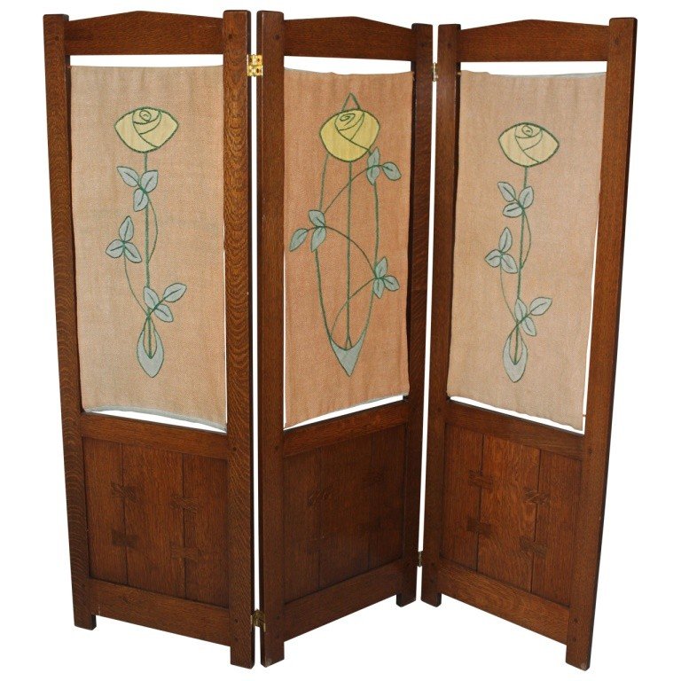 Contemporary Stickley 3 Panel Screen: Contemporary oak Stickley 3 panel screen with embroidered inserts. Quarter sewn oak, burlap embroidery threaded panels. Measures 60"h x 60"w x 1"d. In very condition with some fading of the panels due