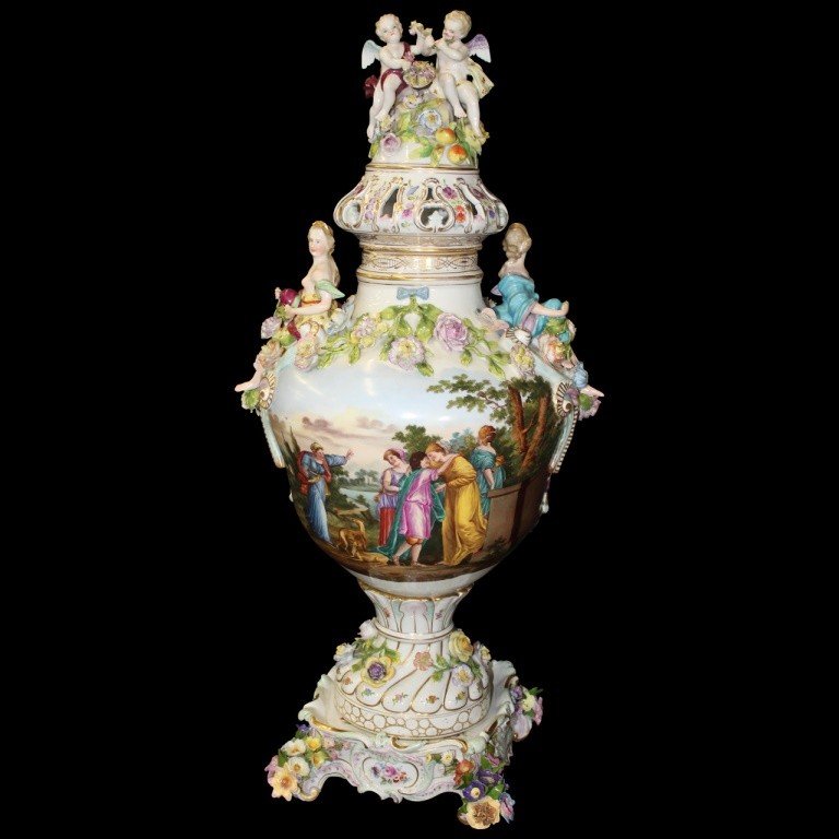 Stunning Meissen Carl Thieme Urn 19th C: Absolutely beautiful Antique 19th Century Hand painted Meissen Carl Thieme Figural urn with Figural lid. A very beautiful piece. Measures 27" High x 14" Across. Minor professional restorations was don