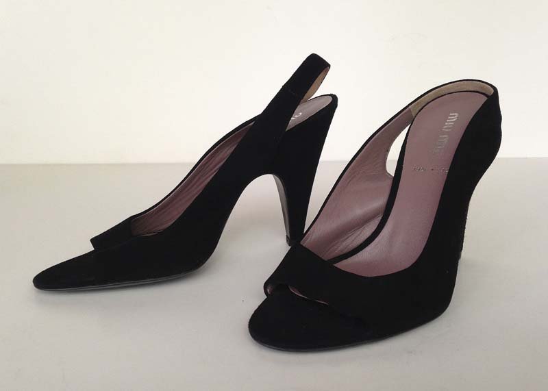 MIU MIU. Escarpin: Daim noir 36