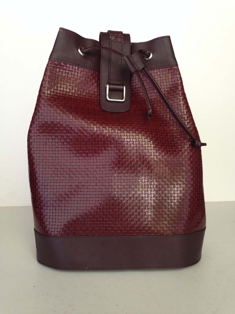 CHARLES JOURDAN. Sac marin: Cuir tresse