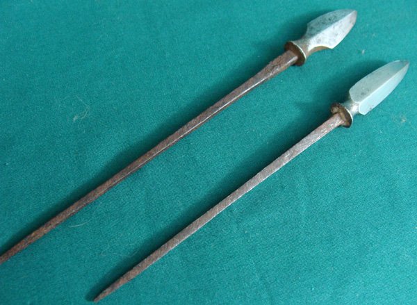Lot of 2 Arrow Heads