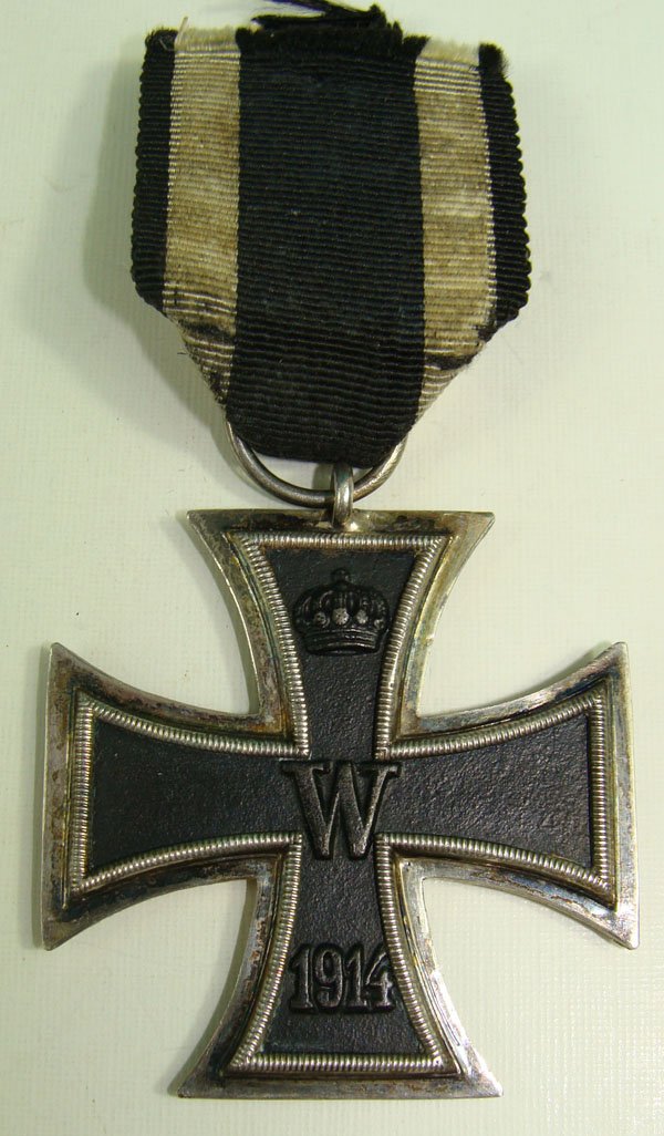 German WWI 1914 Iron Cross, 2nd class: German WWI 1914 Iron Cross, 2nd class. Marked on the ring "KAG".