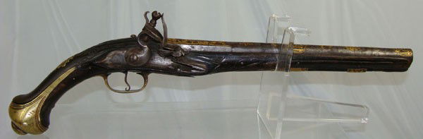 Antique Middle Eastern Flintlock Pistol: Antique Middle Eastern Flintlock Pistol. Gold inlaying. Early 19th Century.