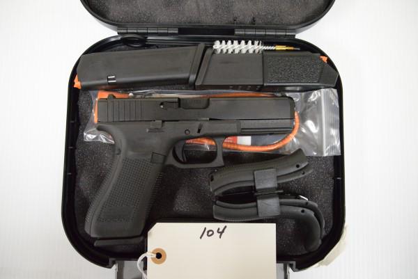 GLOCK PISTOL 9MM: G17 GEN5 3-17 round mags