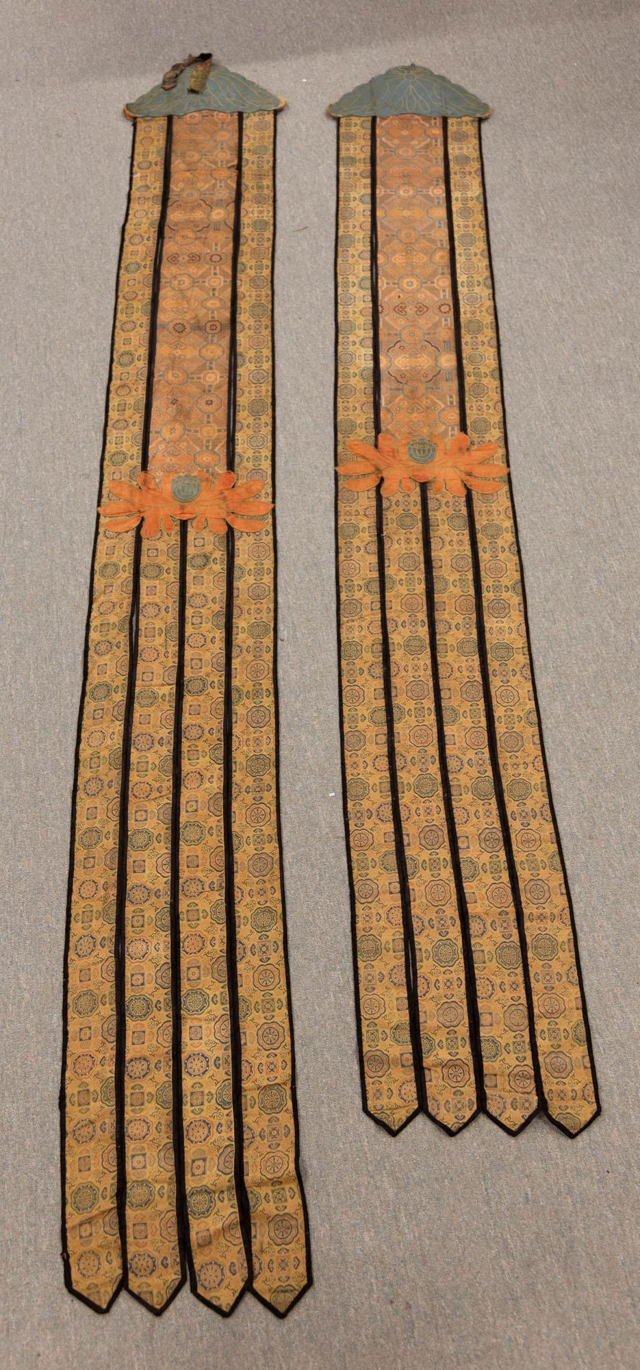 2 Pairs of Chinese Embroidered Silk Hanging Panels (1 of 11)