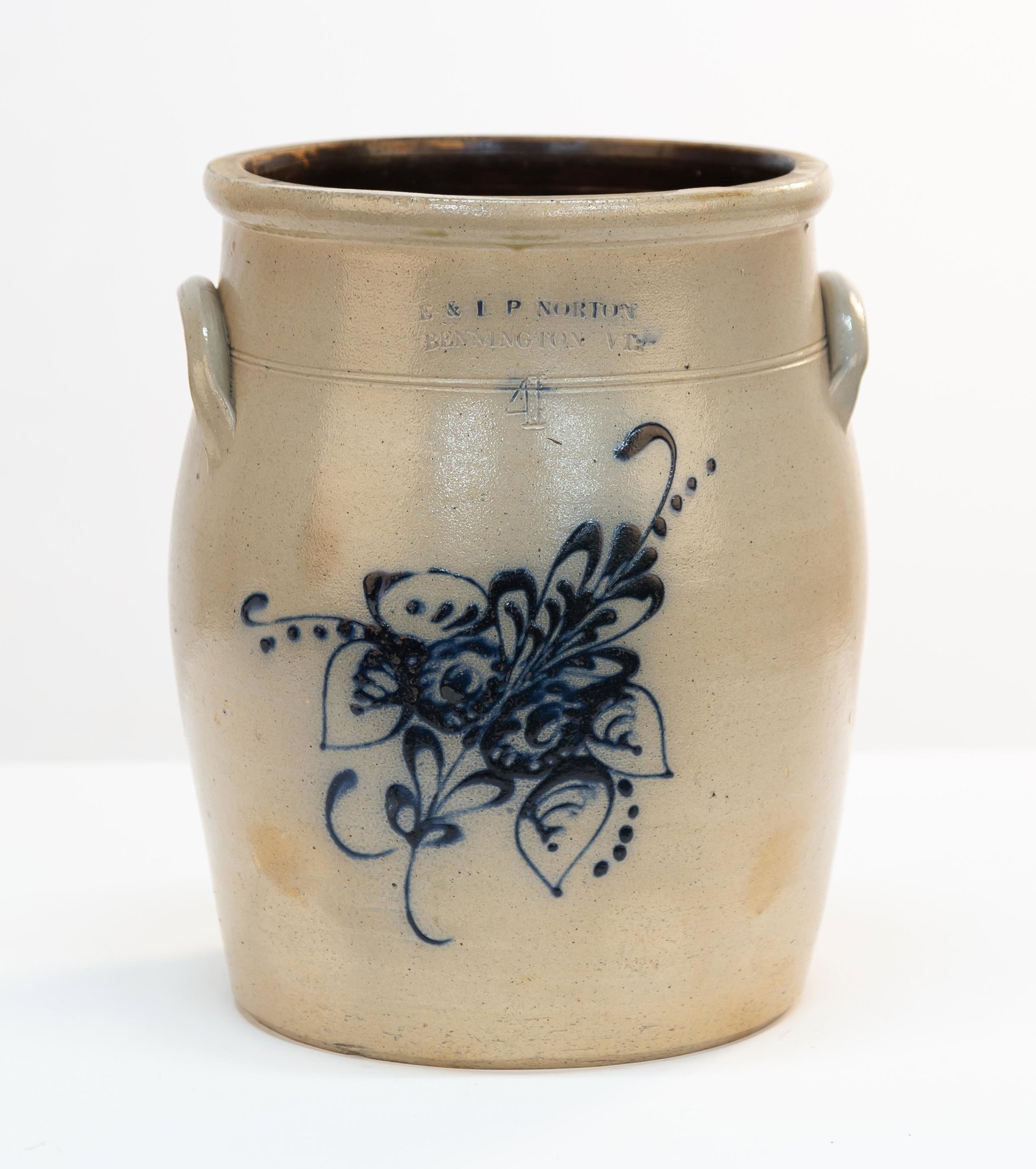 E & LP Norton, Bennington VT, 4 Gallon Stoneware Jar (1 of 1)