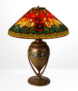Tiffany Studios "Poppy" Table Lamp: Tiffany Studios "Poppy" Table Lamp Circa 1910. Leaded glass, patinaed bronze. With a favrile turtleback tile base impressed TIFFANY STUDIOS NEW YORK 5136. Shade impressed TIFFANY STUDIOS NEW YORK T531
