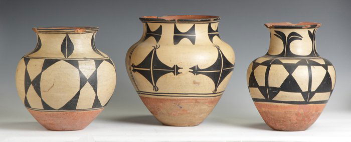 3 Santo Domingo Ollas: 3 Santo Domingo Ollas. Ht 11", 11 1/2", 10" The Collins Collection, Colorado; A Private collection since 1916.