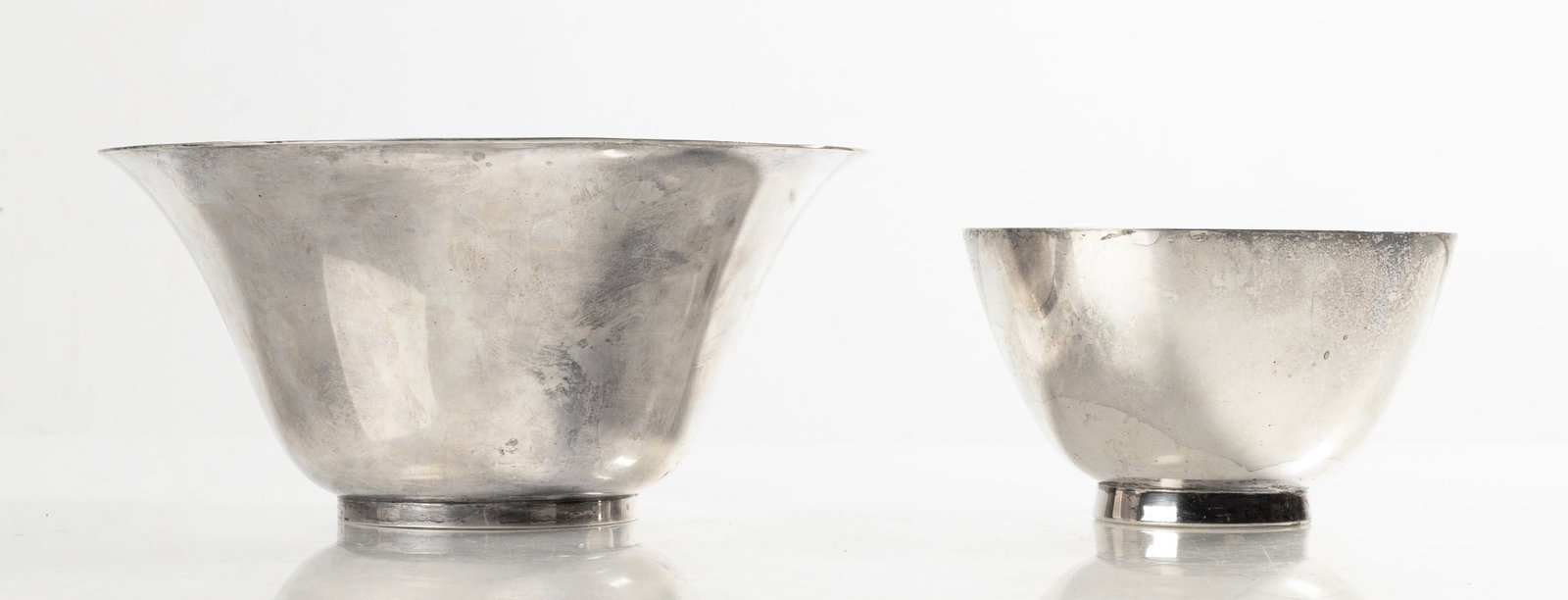 Tiffany & Co. Sterling Silver Footed Bowls: Tiffany & Co. Sterling Silver Footed Bowls Total weight: 46.8 troy ounces. Max Ht. 4 3/8 in. Max Dia. 9 in.