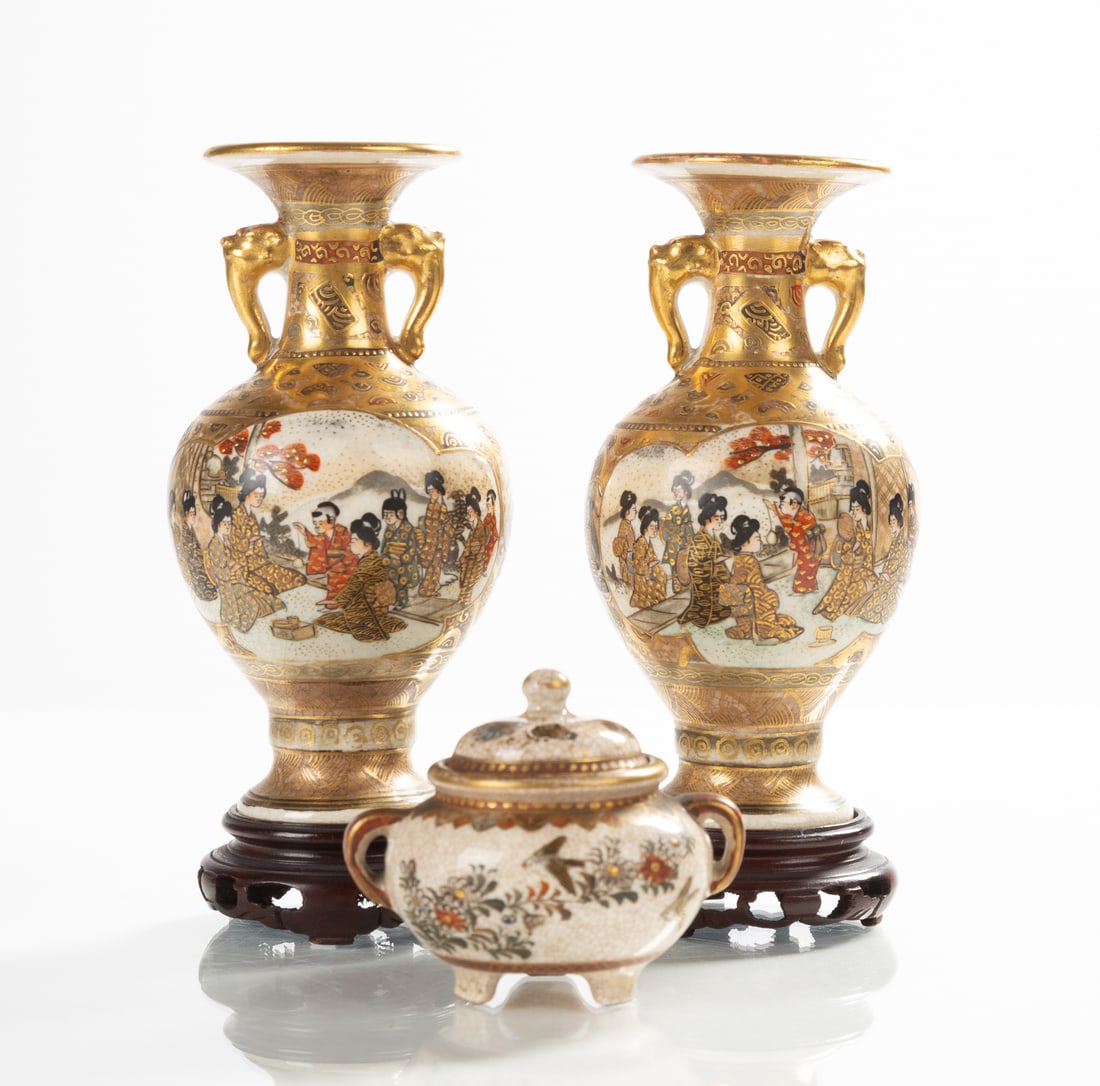 Japanese Satsuma Cabinet Vases & Potpourri (1 of 3)