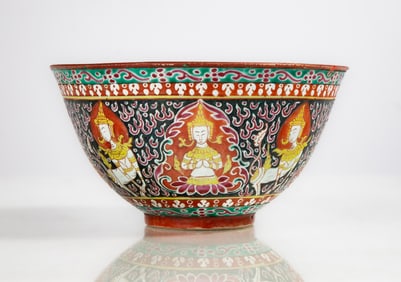 Chinese Famille Rose Porcelain Bowl, Bencharong Style