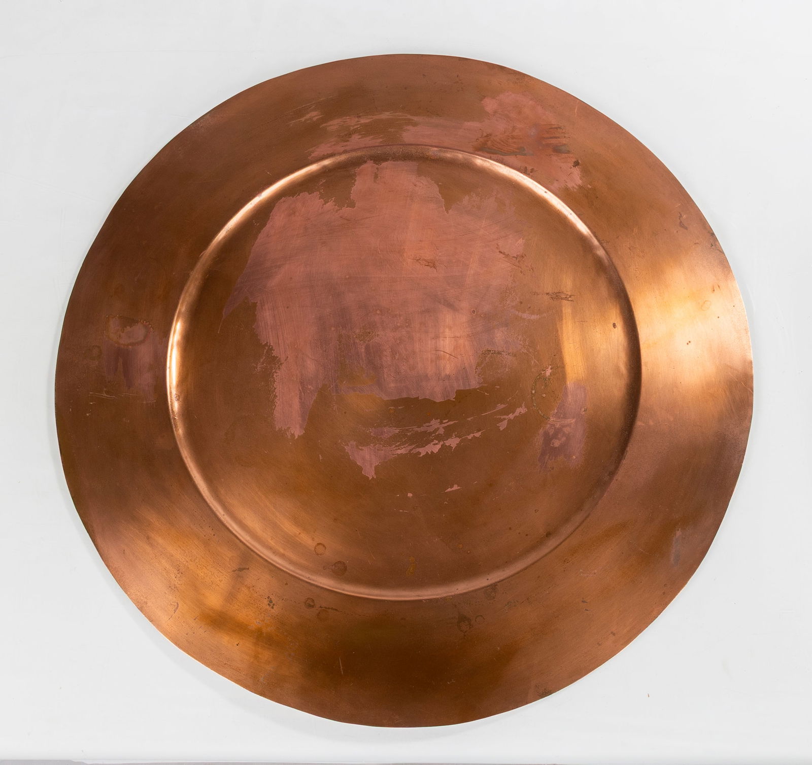 Arthur Cole, Avon Coppersmith Copper Tray & Pair of Wall Sconces: Arthur Cole, Avon Coppersmith Copper Tray & Pair of Wall Sconces Avon, New York, early 20th century. Hammered copper. Each signed. Sconces retain original screws. Dia. 25 in. Sconce: 9 x 4 in. The col