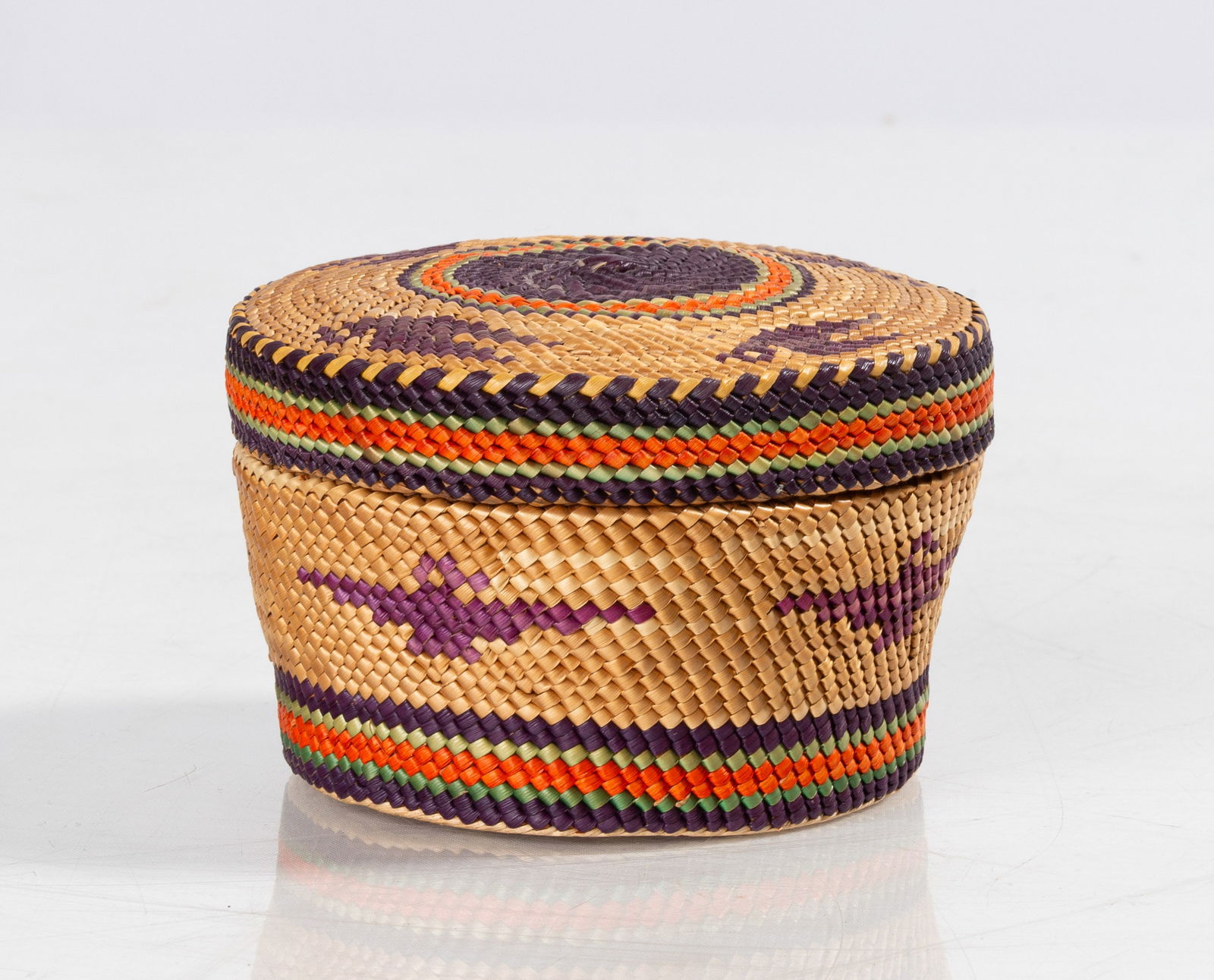 Native American Makah Basket (1 of 4)