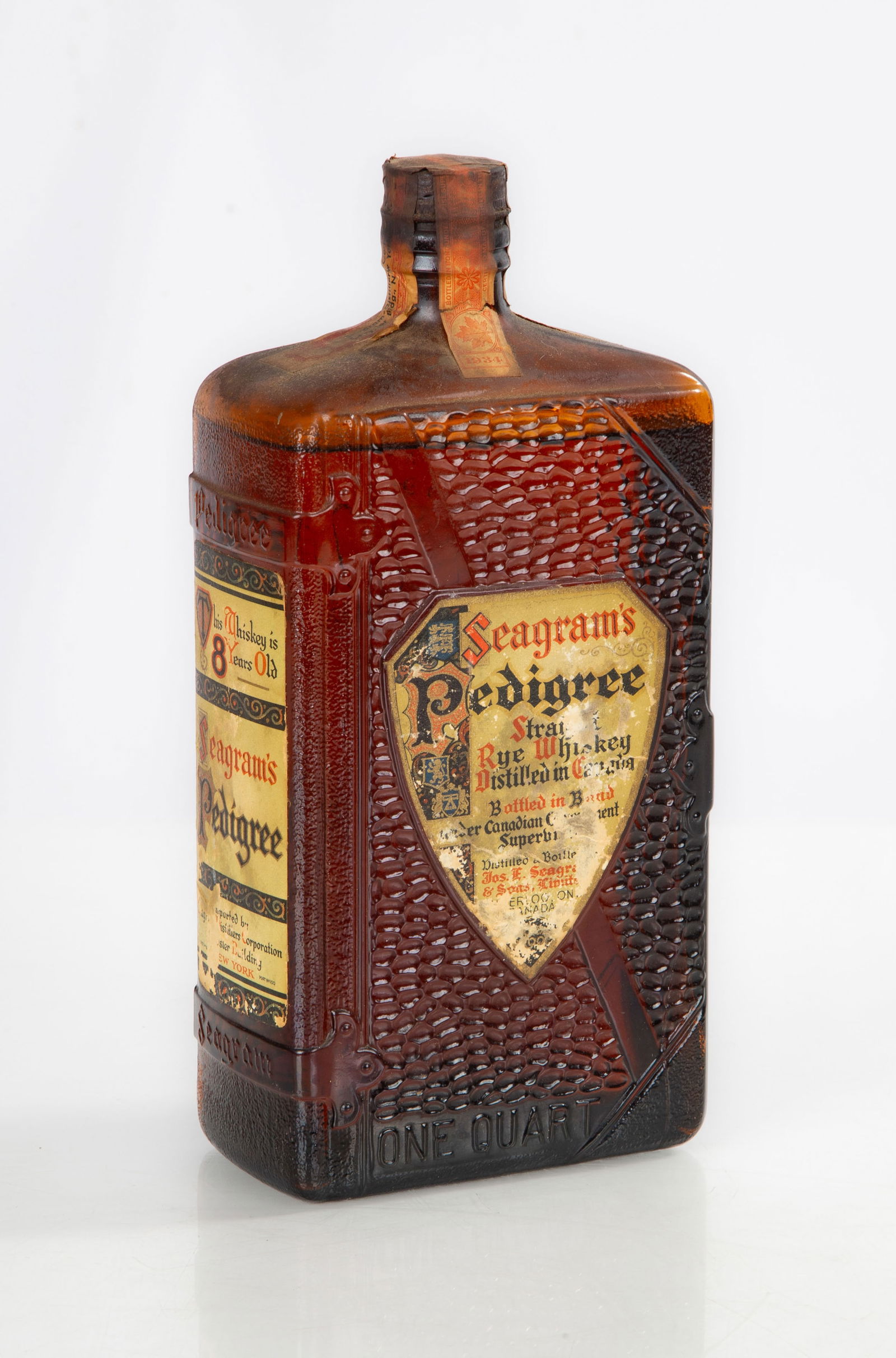 Seagram's Pedigree 8-Year-Old Canadian Straight Rye Whiskey Distilled 1934 / 1942 (1 of 2)