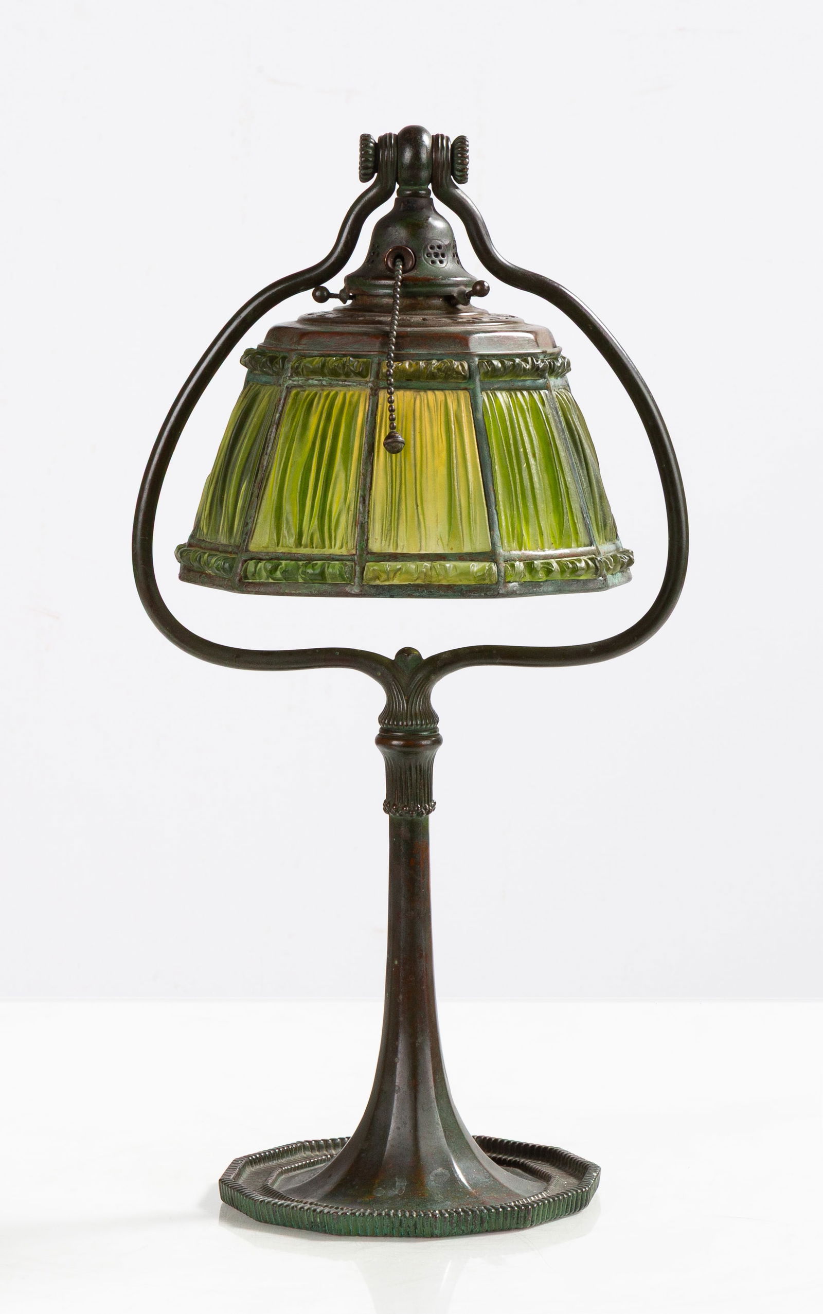 Tiffany Studios Linenfold Fabrique Lamp (1 of 5)